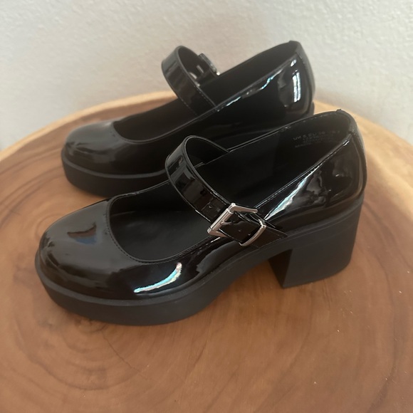 ASOS DESIGN Sebastian chunky mary jane heeled shoes - Picture 2 of 12